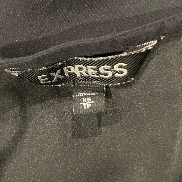 Express Half Zip Silky V-Neck - Picture 4 of 4
